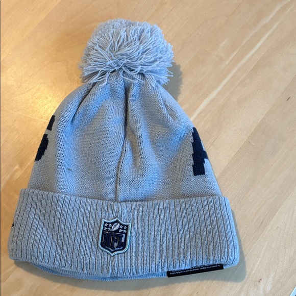 Patriots Hat with Pom Pom - Picture 3 of 8